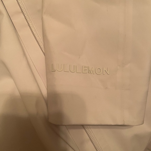Lululemon Rain Rebel Jacket in Bone size 10 - Picture 8 of 8